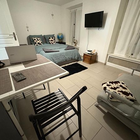 Appartement- Studio Avec Terrasse Gagny エクステリア 写真