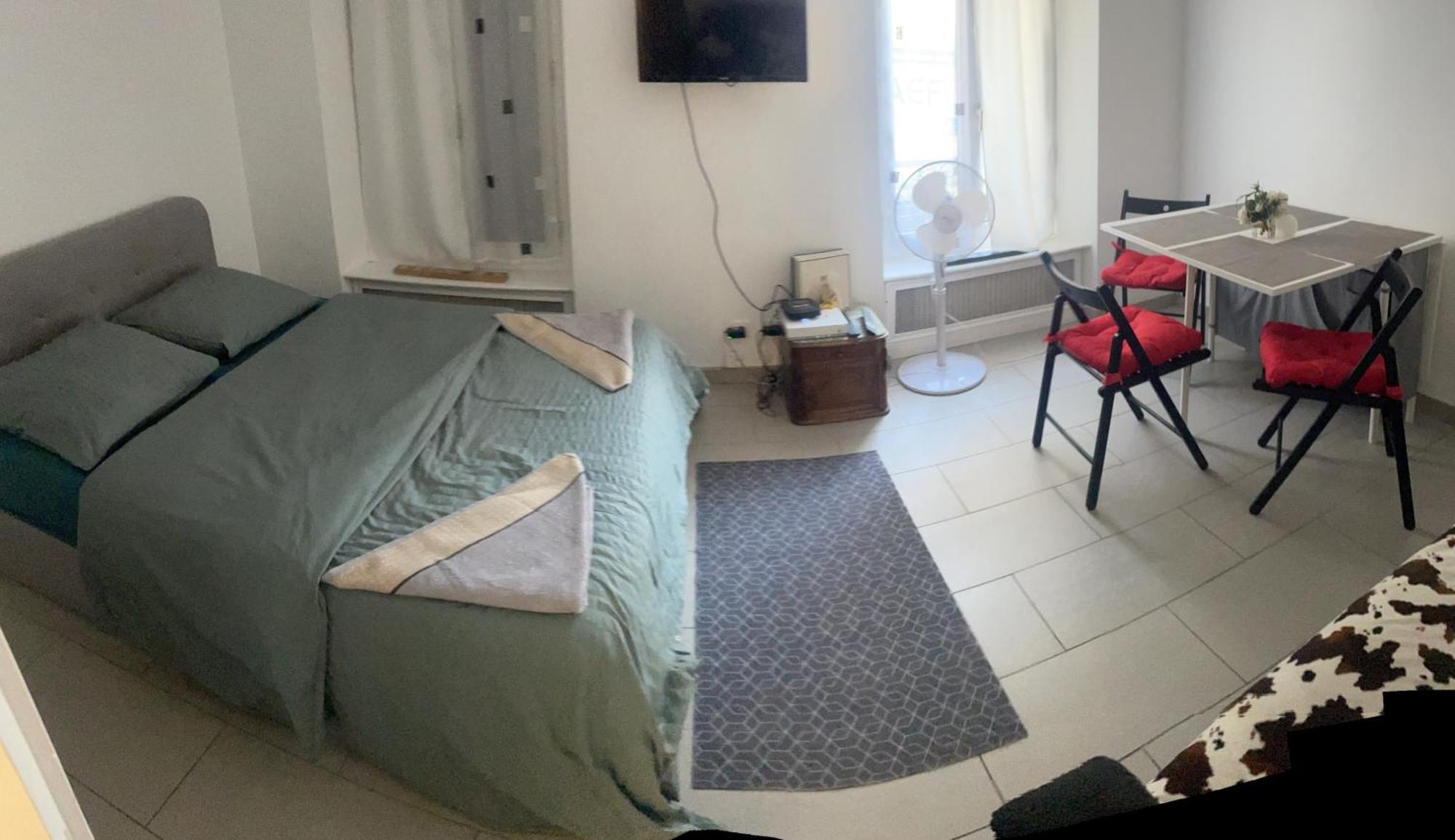 Appartement- Studio Avec Terrasse Gagny エクステリア 写真